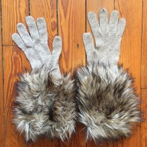 Anne Taylor Loft Faux Fur Knit Gloves